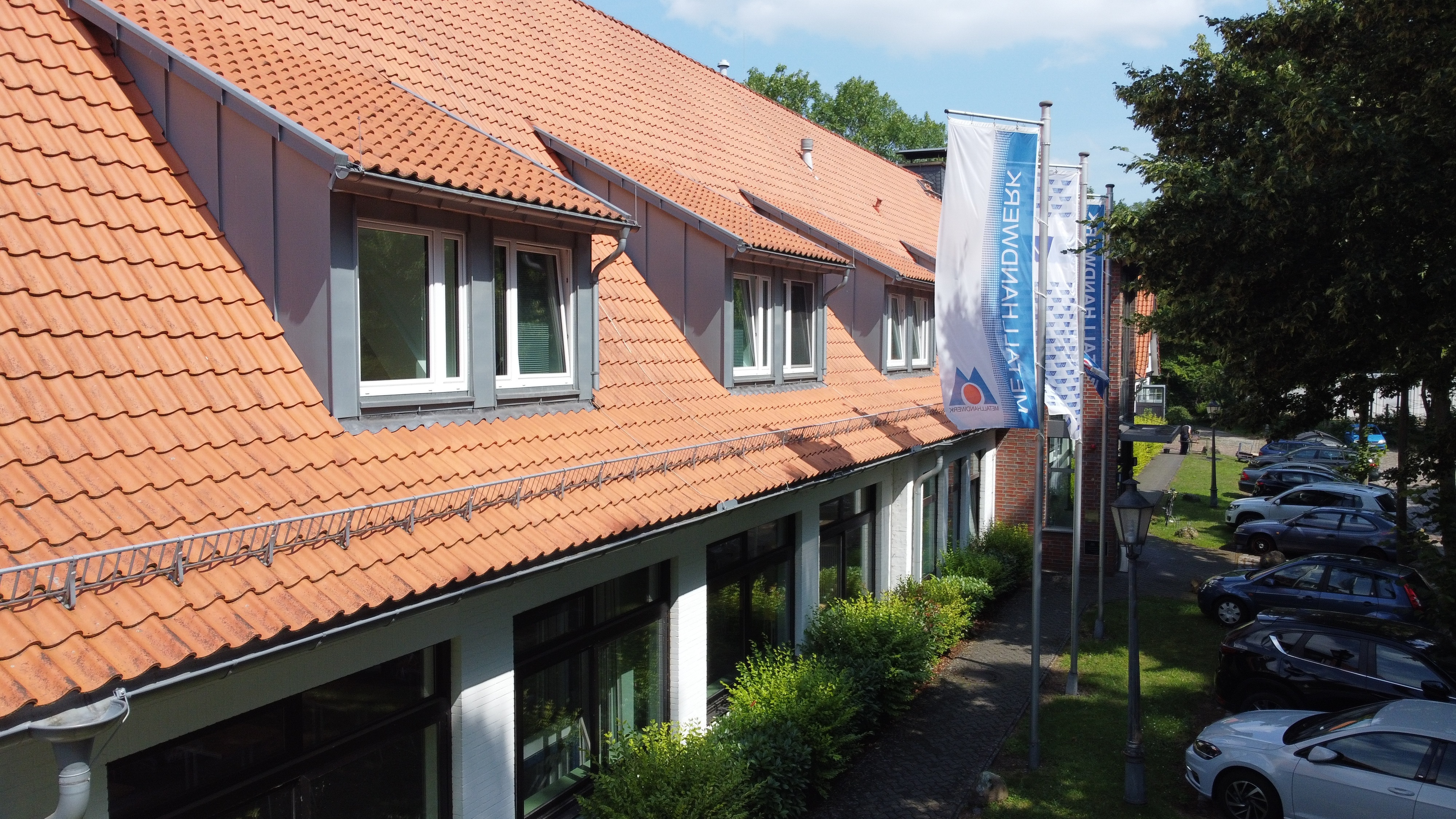 Hauptgebäude der Metall Akademie Niedersachsen mit dem Internat