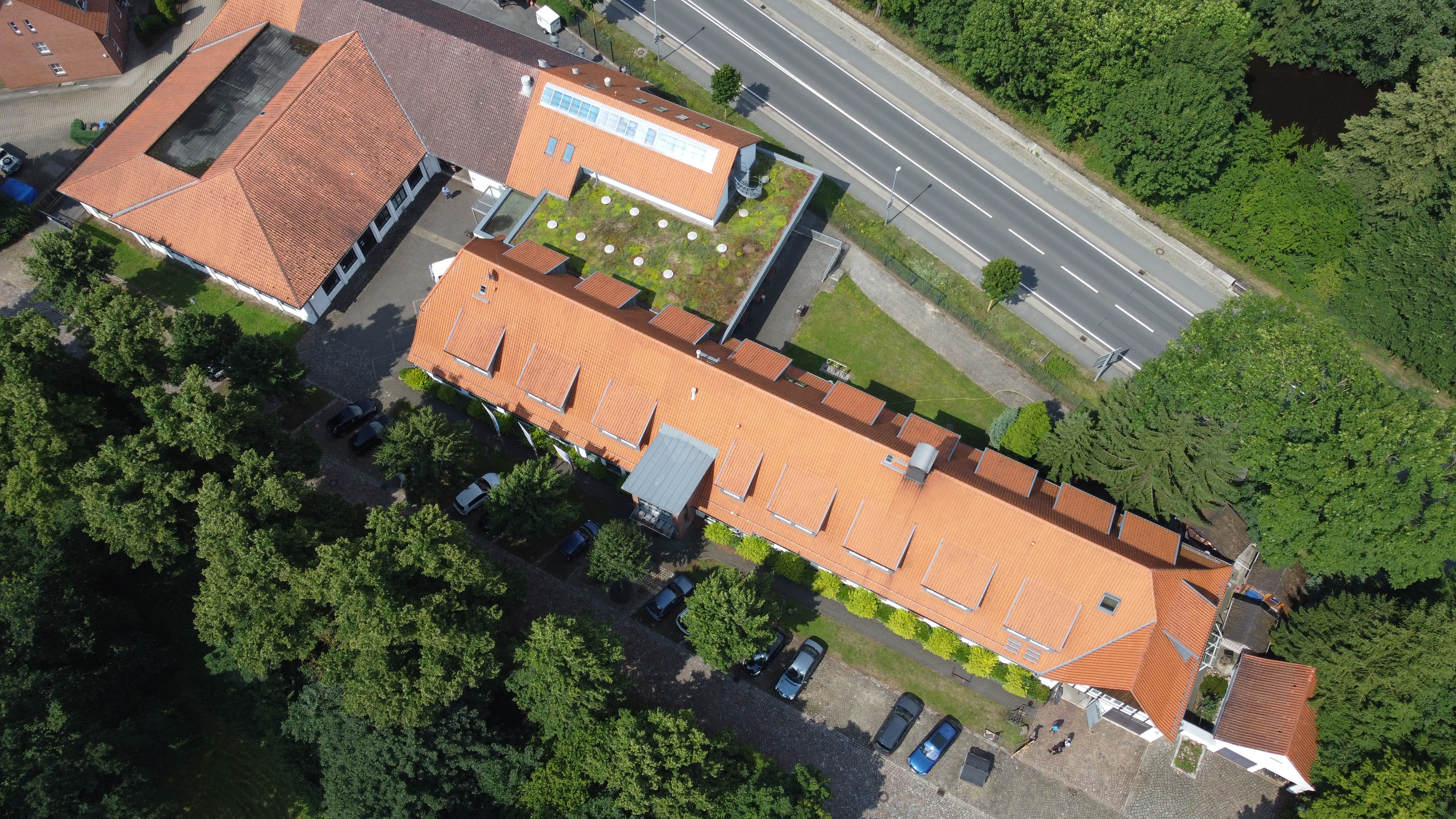 Luftaufnahme der Metall Akademie Niedersachsen in Lüneburg