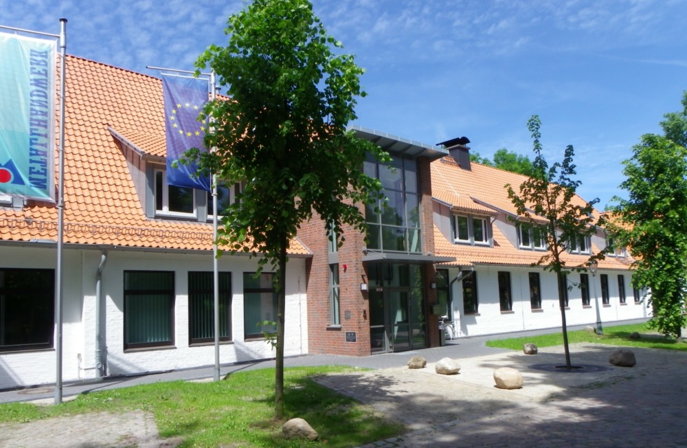 Eingang der Metall Akademie Niedersachsen